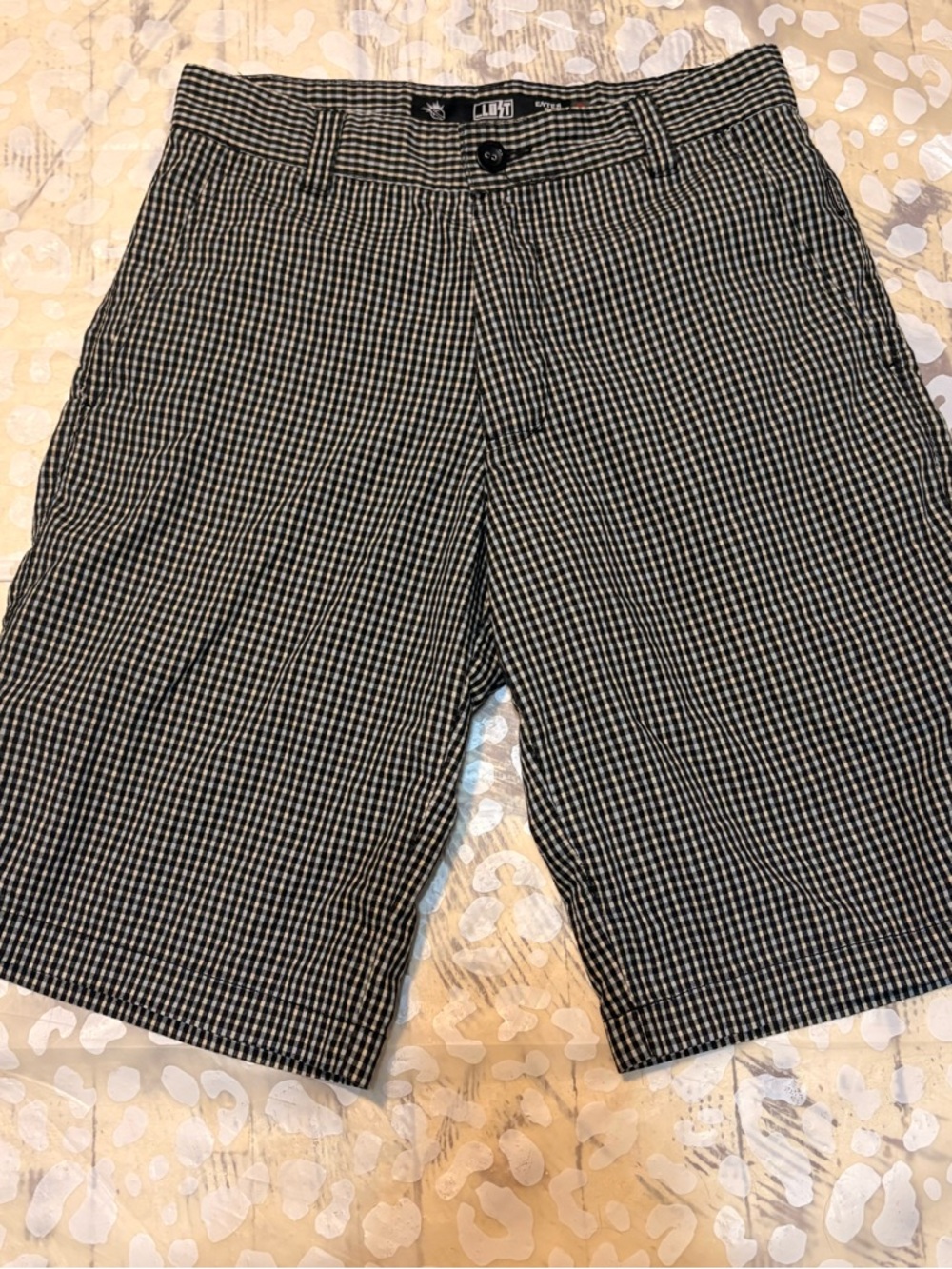 Lost Men’s Black and tan grey Check Flat Front Shorts